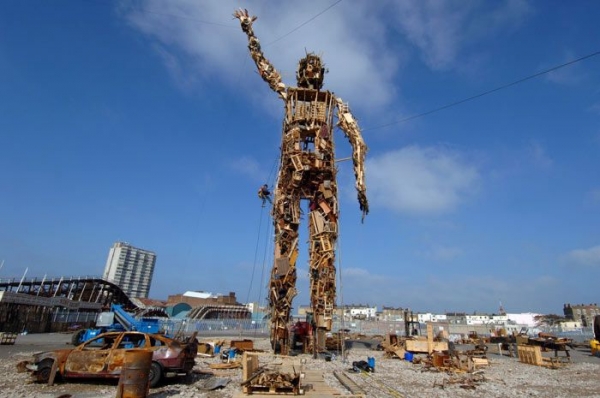 Группа агромных чилавекопадобных Вадегов (нибайевых, не сцать)