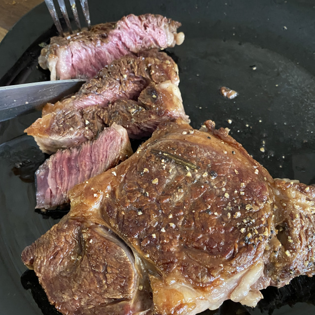 8_достаём_стейк