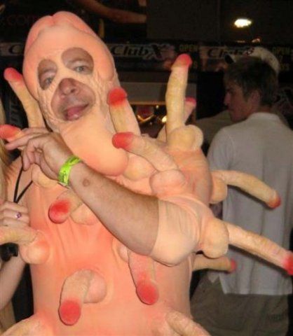 Хуевый человек-нелюдь,короче-хуелюд