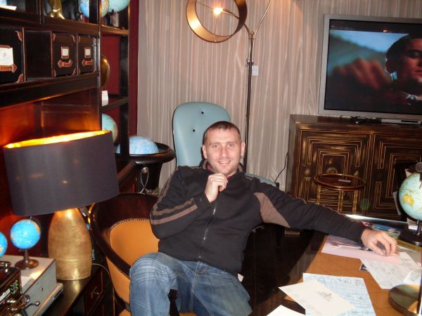 Дима Художнег